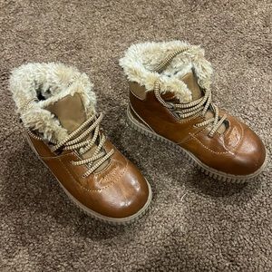 Kids boots 10